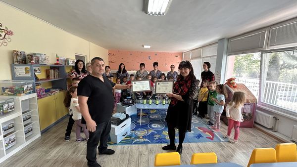 Участие в кампания na Reinbow за по чиста среда в детската градина - ДГ 18 Пчелица - Казанлък